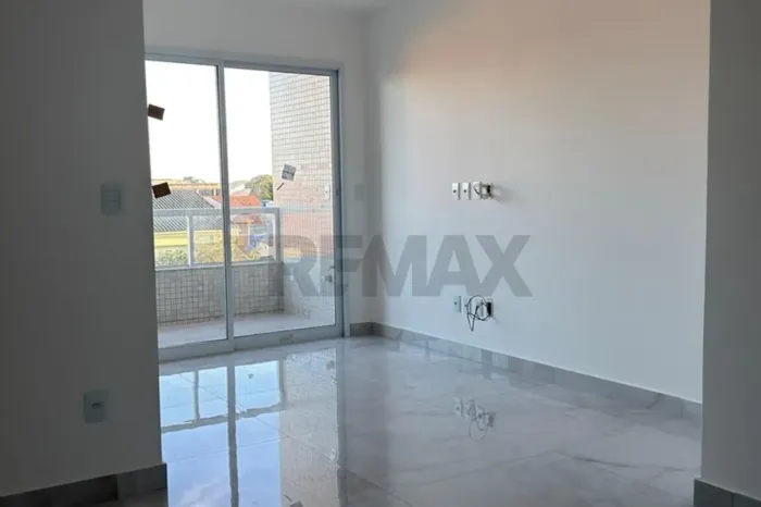 Apto 2 Quartos, Suíte com Closet, a 300m da Praia!