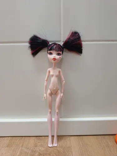 Boneca Draculaura dead tired monster high