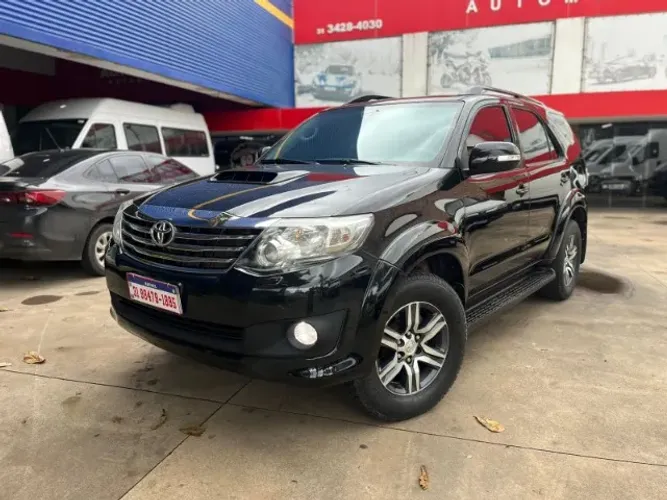 Toyota Hilux SW4 SRV D4-d 4X4 3.0 TDI Dies. AUT 2012