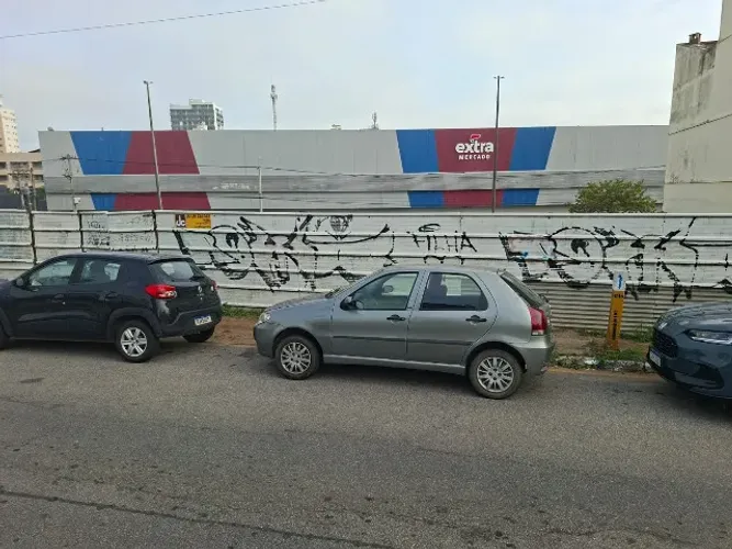 Terreno na Praia Campista com 630 m2 enfrente a pista para Locação