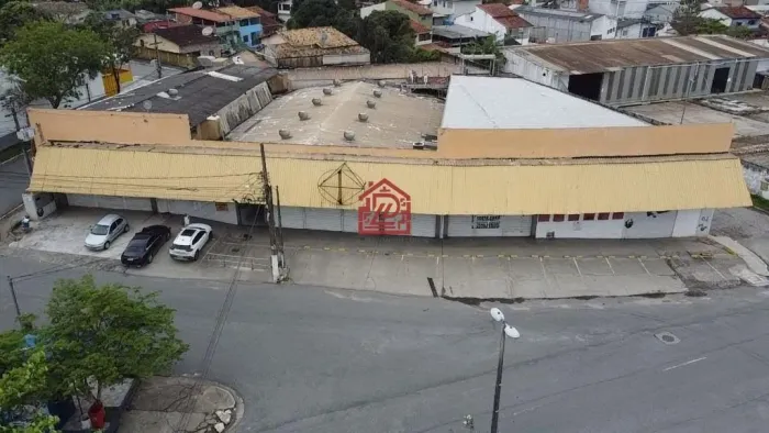 Galpão à Venda em Granja dos Cavaleiros, Macaé, 1982m²