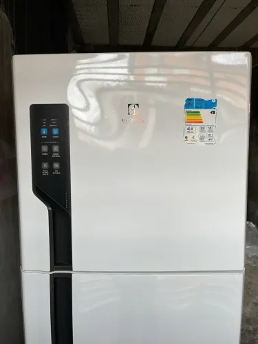 Geladeira Electrolux frostfree semi-nova