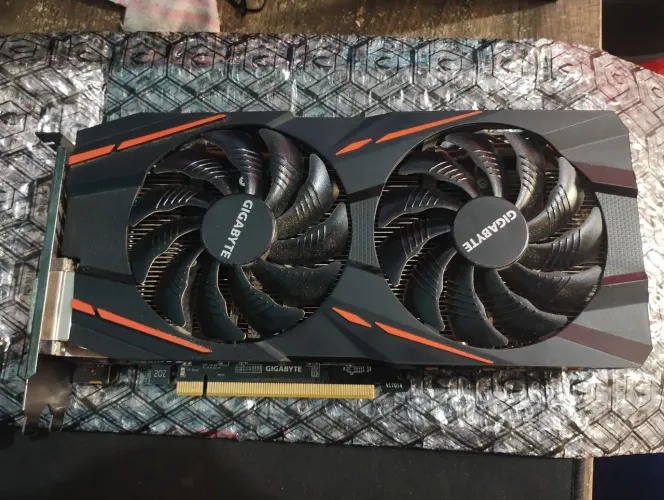 Placa de vídeo RX 570 4GB