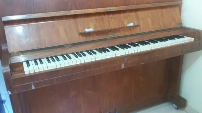 Piano Niendorf Alemão em até 10x a negociar