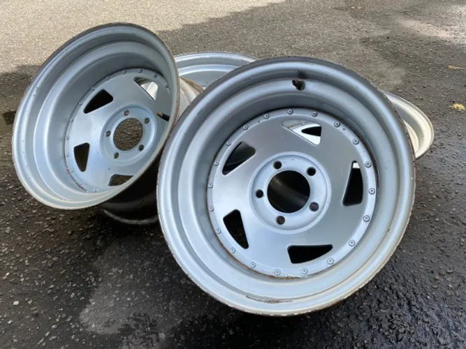 Rodas modelo Direcional aro 15 furação 5x139 de jipe Jimny gaiola f100