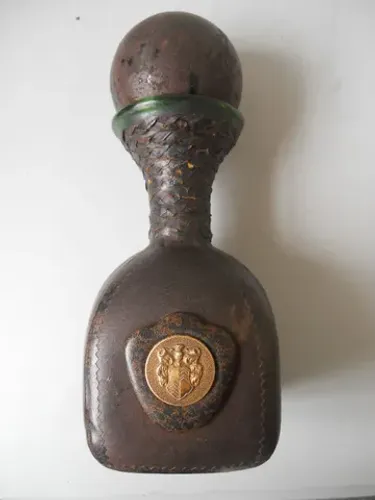 Frasco de vidro envolto em couro italiano ( Item para Colecionador ou Decoração de Ambient