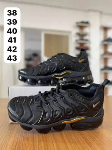 TÊNIS DA Nike MODELO NOVO ALTO PADRÃO DE QUALIDADE E TB MUITO ESTILO PARA SEUS PÉS PROM