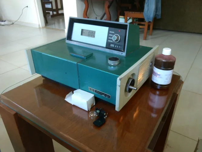 Spectrofotometro Bausch Lomb