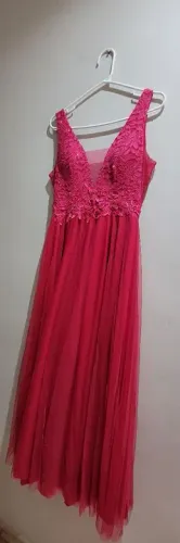 Vestido Rosa Pink com fenda e saia de tule