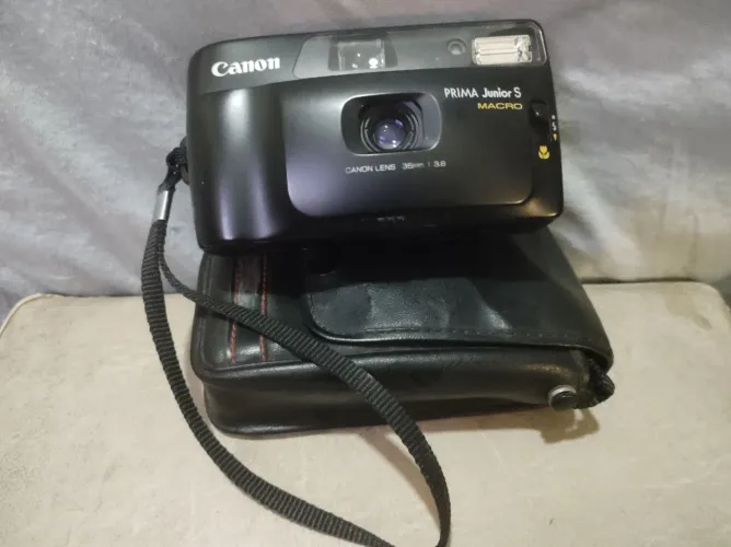 MÁQUINA FOTOGRÁFICA CANON