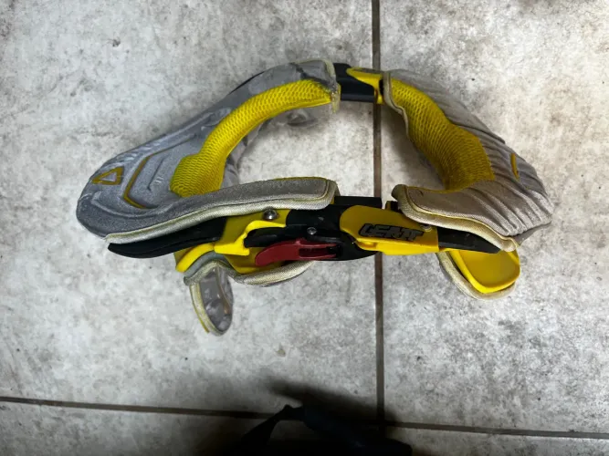 Equipamentos de motocross / trilhas