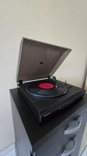 Toca-discos Panasonic + Coleção de Vinis de Música Clássica<br>