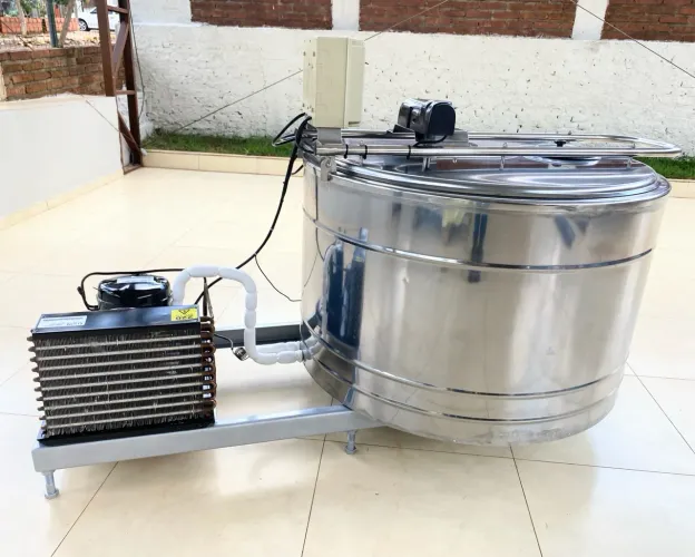 Tanque de Leite Misturador Tina para Agua Sucos Pronto pra Uso 300 Litros Açaí de Inox 