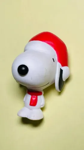 Cacau Show Turma do Snoopy Gogo do Snoopy da Coleção de Natal Peanuts boneco miniatura 3cm