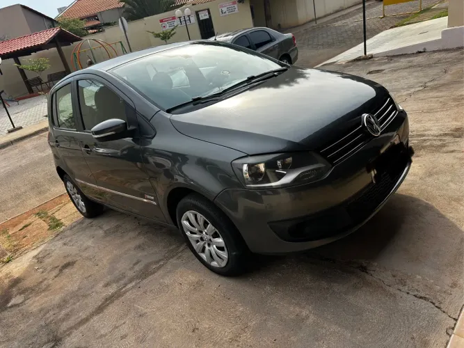 Volkswagen Fox 1.0 MI Total Flex 8V 5P 2014