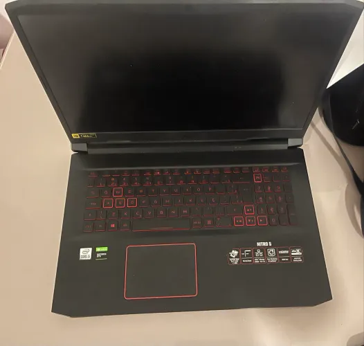 Notebook gamer Acer Nitro 5 AN517-52 17.3" Intel Core i5 10300H 16GB de RAM 512GB SSD