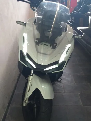 Honda adv 150