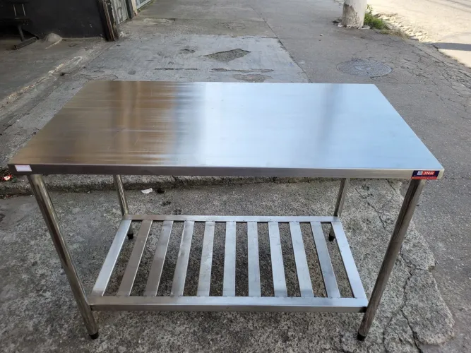 Mesa de Aço Inox 304 com Prateleira