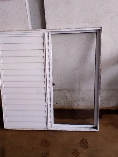 Janela de perfilado em aluminio
