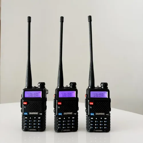 Kit com 03 Rádios Comunicadores Baofeng UV-5R