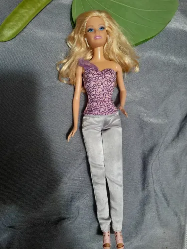 Boneca Barbie 1998 Original roupa e sandalia lindas!