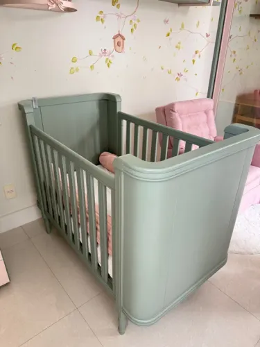 Berço Toy vira cama  