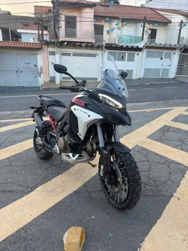 Ducati Rally V4 Multistrada ano 2024 