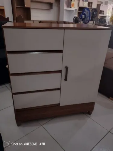 Cômoda com gavetas e porta entrega e montagem grátis