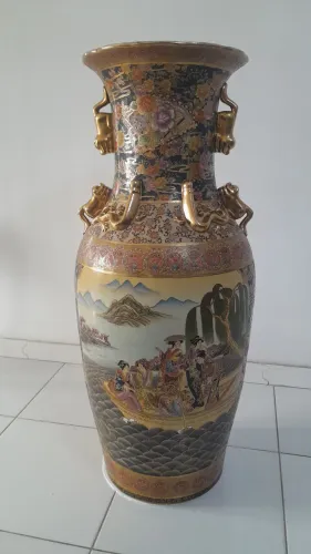 Vaso satsuma em porcelana chinesa. 