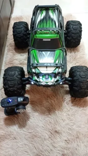 Automodelo traxxas summit 1/10 com baterias