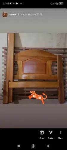 Cama de madeira maciça