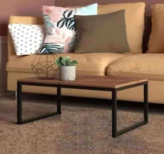 Mesa de centro em madeira com estrutura de metal - Novo!