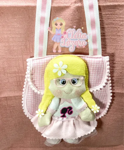Bolsinha boneca menina em feltro