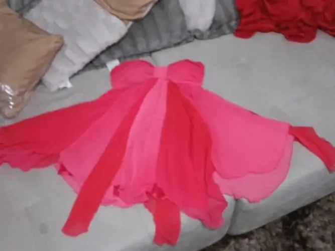 Vestido rosa e vermelho