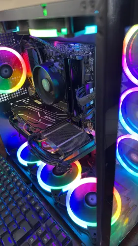 PC GAMER - Ryzen 5 5600G - 32GB RAM - 1TB M2 - RX 6600 ASROCK - Zero 
