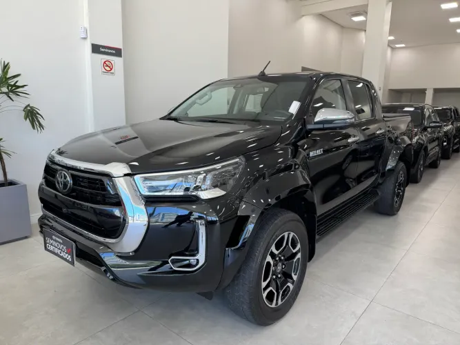 HILUX SRX PLUS 2025 - 16700KM - ALISSON TOYOTA