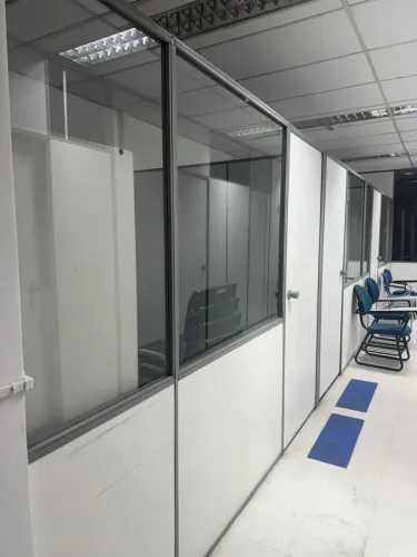 Compra e venda de divisórias Eucatex usadas 