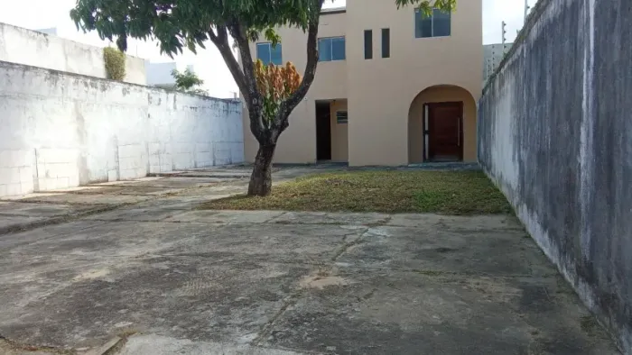 Lote no bairro Aruana a 250 metros do Shopping Praia Sul