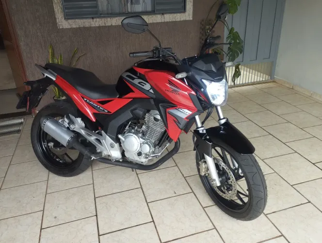 Twister f impecável