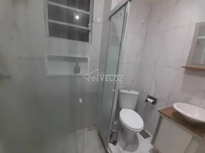 Kitnet/Conjugado : / Residencial / Centro