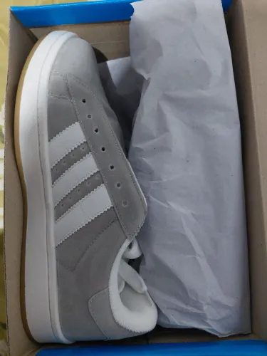 Tênis Adidas 
