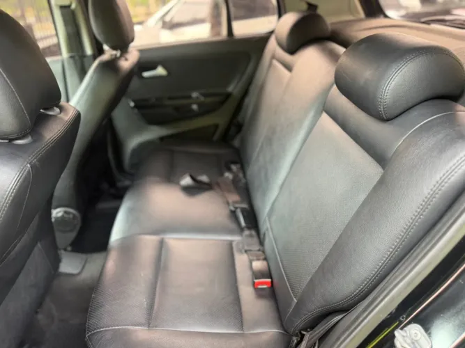 Volkswagen Fox 1.6 MI Total Flex 8V 5P 2013