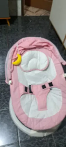 Cadeira de balanço elétrica para bebê, nunca usada. Novinha.