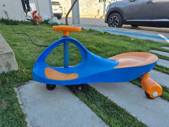 Carrinho De Rolimã Azul <br>Ginga Car Infantil<br>RS 130,