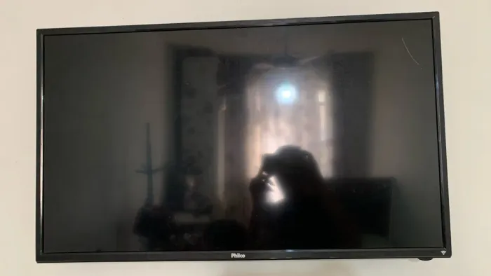 TV Philco 32 Smart LED - Com Defeito / Para Conserto ou Retirada de Peças