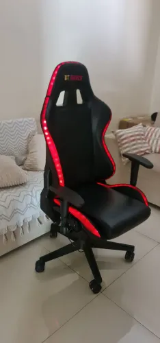 Cadeira Gamer RGB com Controle - Estado de Nova.