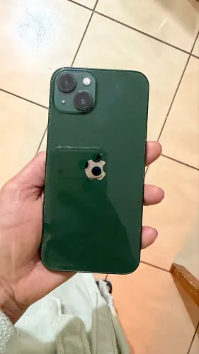 Celular super conservado iPhone 13