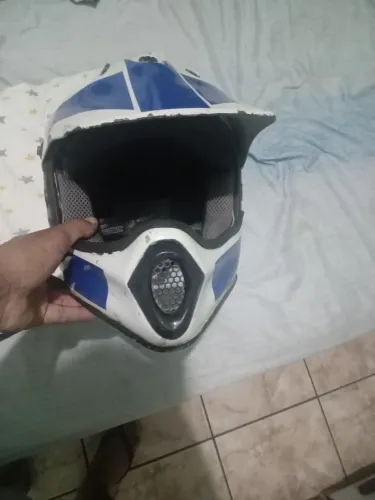 Vendo capacete de moto cross ou troco 