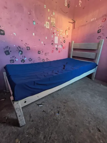 Cama Solteiro Usada