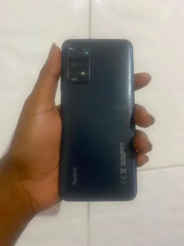 Note 11 todo bom so n tem a peça de aumentar o celular mais tá todo bom zero